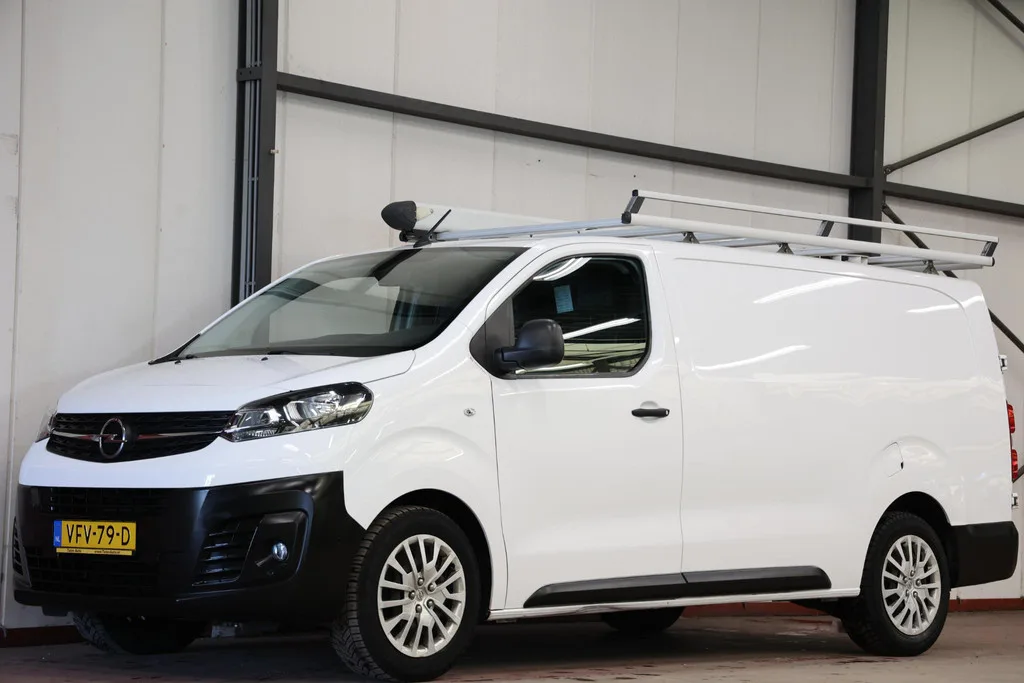 Opel Vivaro 1.5 CDTI L3H1 LANG IMPERIAAL EN TREKHAAK