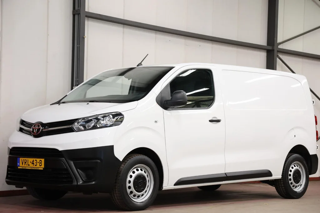 Toyota ProAce Worker 2.0 D-4D L2H1 2500KG TREKVERMOGEN